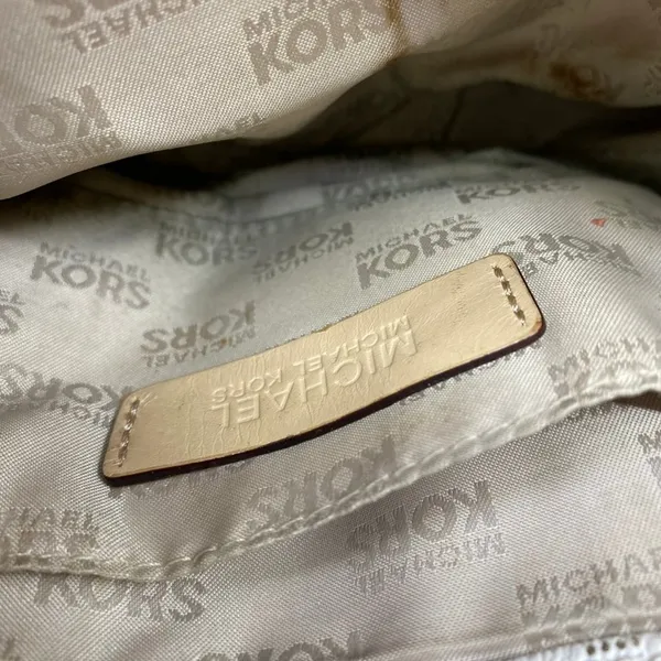 Michael Kors White Leather Crossbody Bag - Image 7