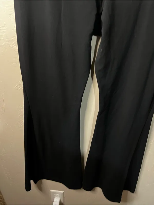 Athleta Aura Black High Rise Flare Athletic Leggings - Image 8