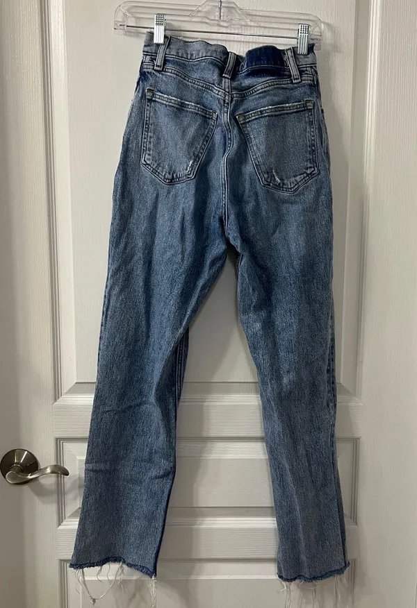 Abercrombie High Rise 90s Curve Love Jeans - Image 4