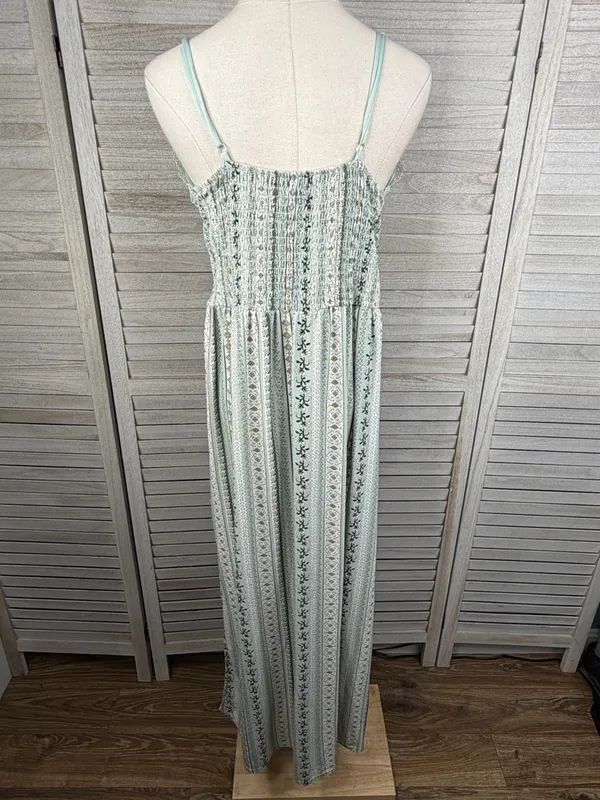 NO BOUNDARIES Boho Crochet Lace Smocked Maxi Dress Light Green/Multi-XL (Jrs) - Image 3