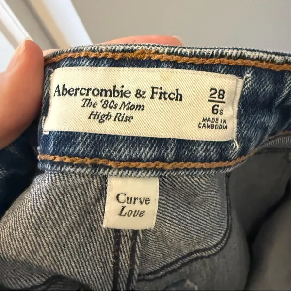 NWT 80s Mom Curve Love High Rise Size 28 or 6 Short - Image 3