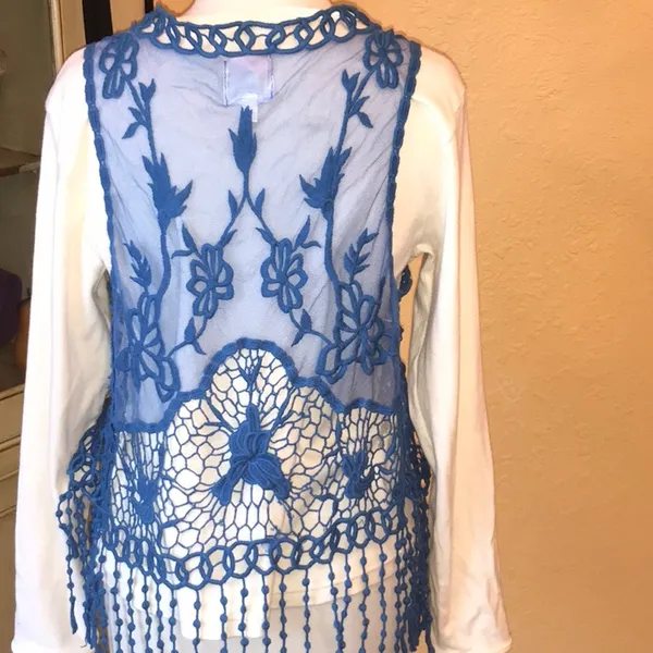 Roommates vest - Image 2