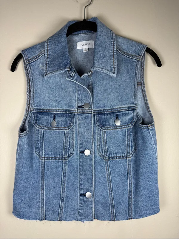 Evereve Denim Vest - Light Blue Wash, Distressed, Cropped - Size Small - Image 5
