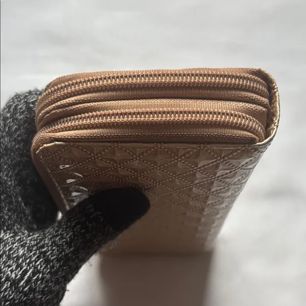 Elegant Quilted Women's Wallet GUC - Image 7