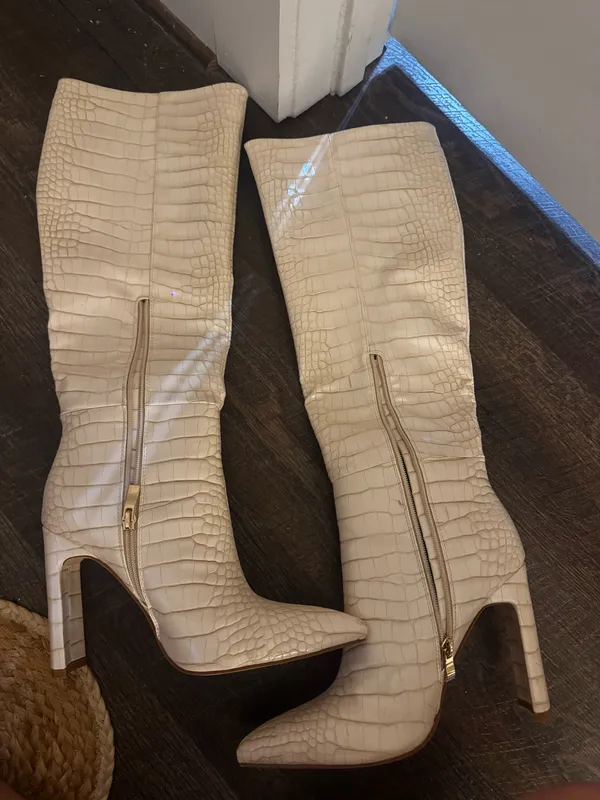 Billini boots Size 8 - Image 2