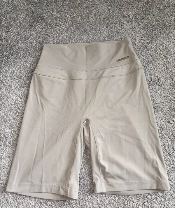 Gymshark Shorts Biker - Image 4