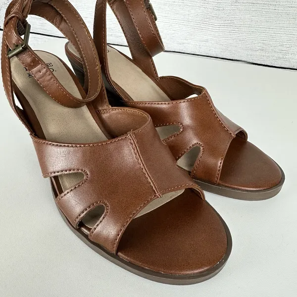 Frye and Co. Women's Brown Gelsey Heeled Open Toe Sandals Size 6.5 Vegan Leather - Image 8