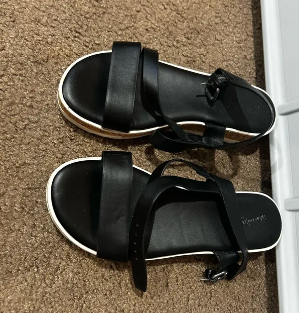 Universal Threads Sandals Platform - Image 2