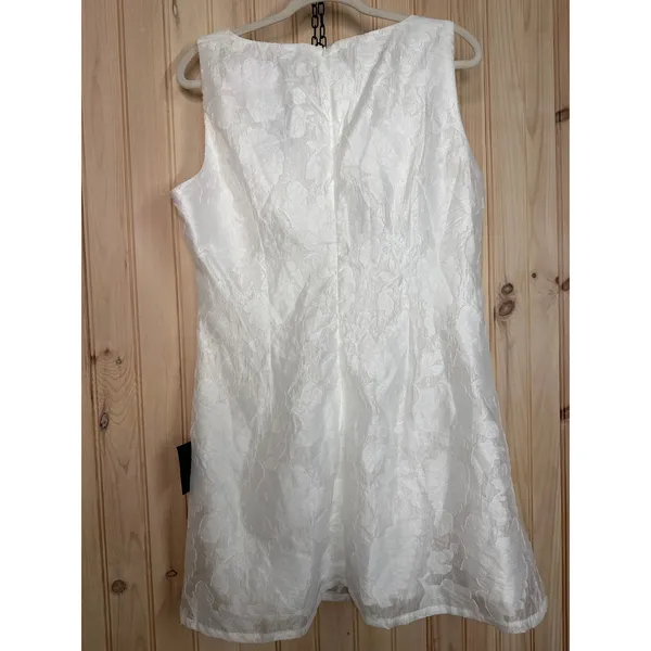 NWT Lulus Exquisite Moments White Floral Jacquard Sleeveless Mini Dress Size M - Image 5