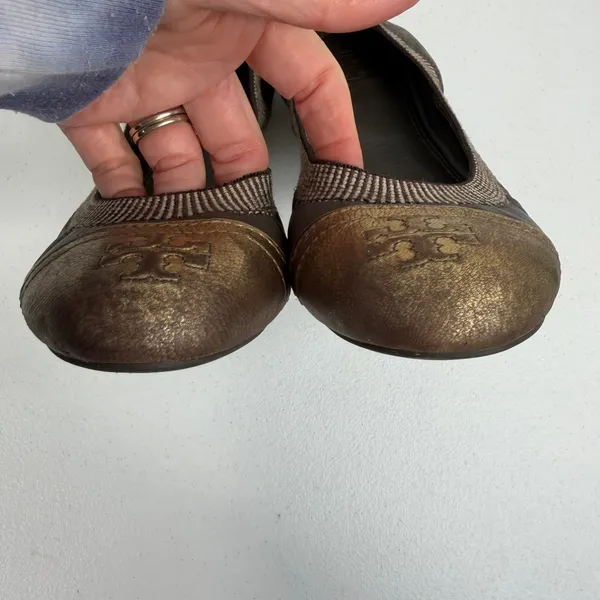 Tory Burch Sz 8.5 Gabby Ballet Flats Gun Metal Leather Gold‎ Cap Toe Logo Shoes - Image 8
