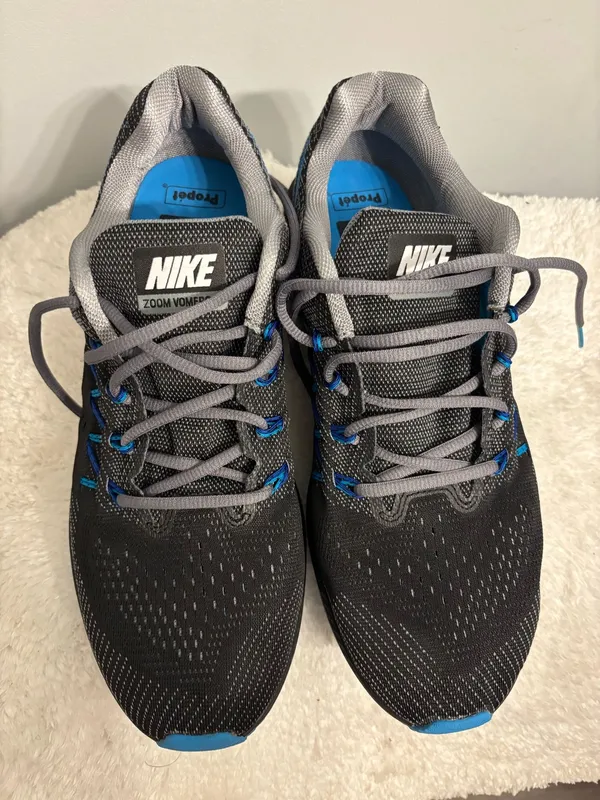 Nike unisex 11.5 running sneakers blue and black lace up .. casual  - Image 6