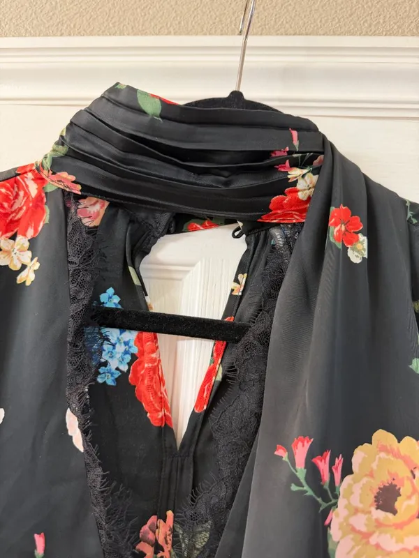 By Anthropologie Lace-Trim Silky Halter Tank Top Floral Scarf Size Medium New - Image 5