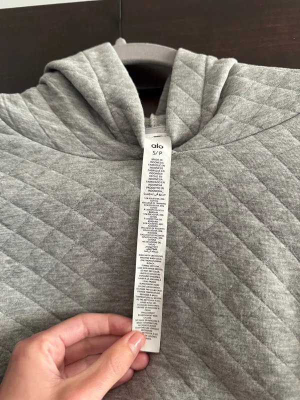 Alo Yoga Quilted Cropped Hoodie Arena Athletic Heather Grey S - Image 3