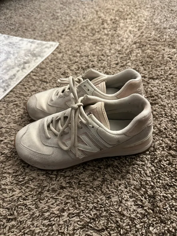 Women’s New Balance Sneakers 574 size 8 - Image 2