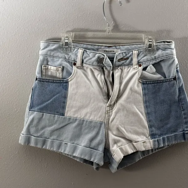 Pacsun Women Denim Blue Patched Mom Shorts‎ Y2K size 25 - Image 2
