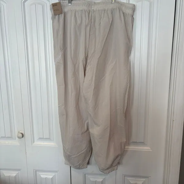 Nike‎ Tan Loose Fit Mid Rise Windbreaker Crops Size 1X - Image 3