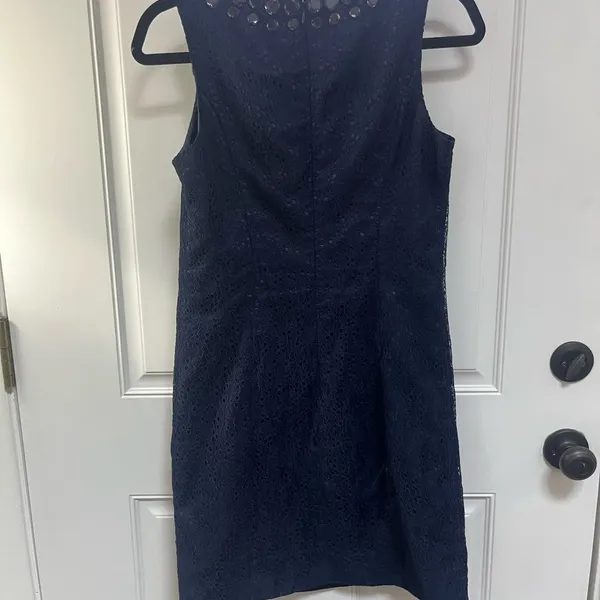 Trina Turk lace overlay embellished shift tank dress size 0 navy‎ blue - Image 4