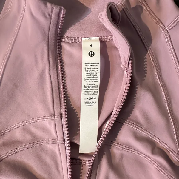 Lululemon Define Cropped Jacket NULU ROSE BLUSH SZ 6  Mint EUC - Image 11
