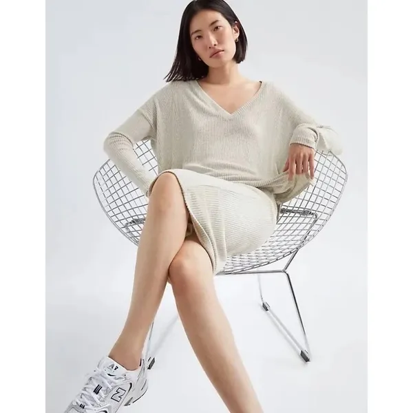 Aritzia The Group Babaton Grey Traverse Longsleeve V-Neck Sz 2 Sweatshirt - Image 2