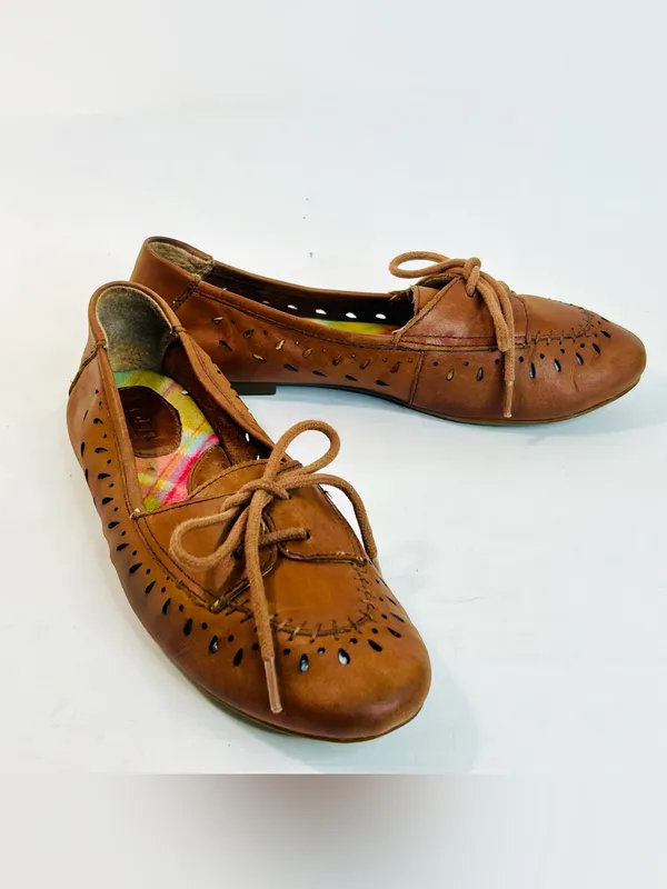 Born Women’s “Verna” Chestnut Brown Leather Perforated Loafer Flat Sz 6.5 - Image 5