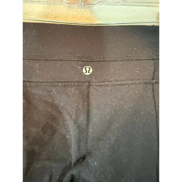 Lululemon black straight leg size 6 - Image 3