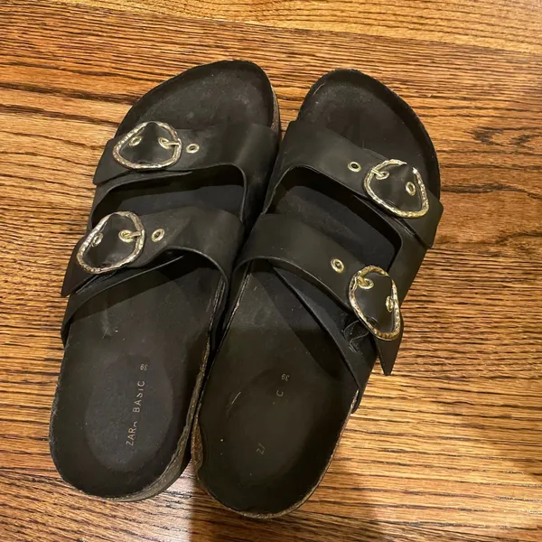 Zara Basics Black Two-Strap Platform Slide Sandals with Gold Buckles - Image 3