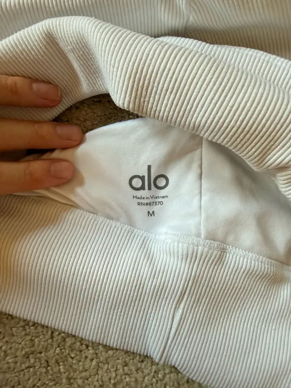 Alo Emulate Yoga Bra - Image 4