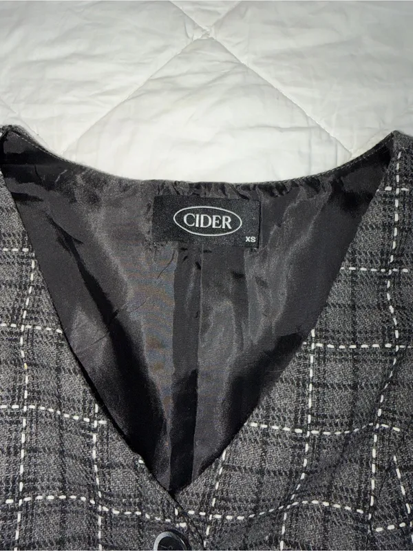 Cider Gray and Black Plaid Button-Front Shift Dress - Image 3