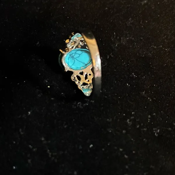 Large Oval Blue Faux Turquoise Cocktail Ring, Size 9.25 - Image 4
