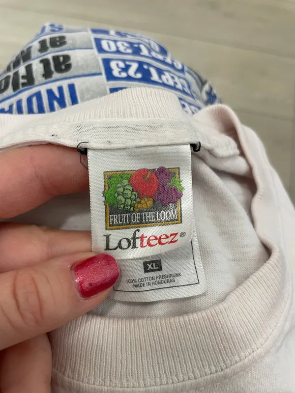 Fruit of the Loom Lofteez University of Kentucky Vintage Tee - Image 3