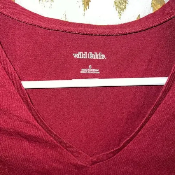 Wild Fable V-Neck Short Sleeve Cropped Tee crop top Tshirt Dark Red Burgundy siz - Image 2