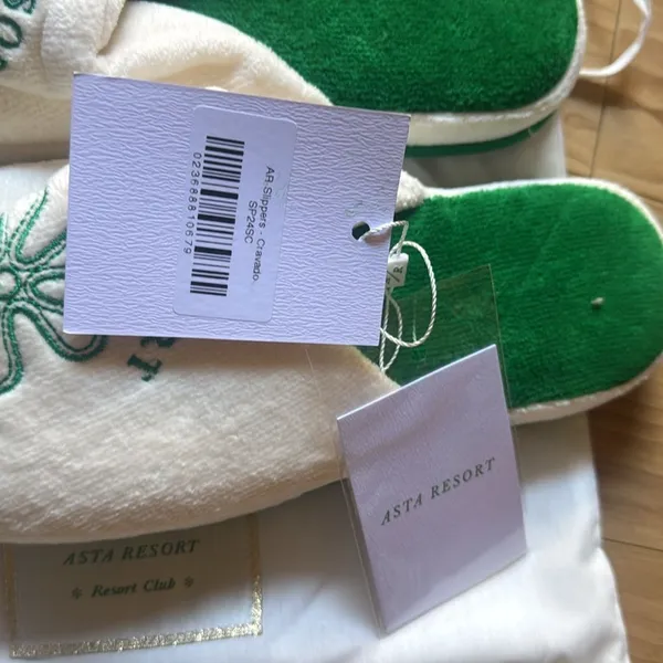 Asta Resort Slippers Size 7 - Image 3