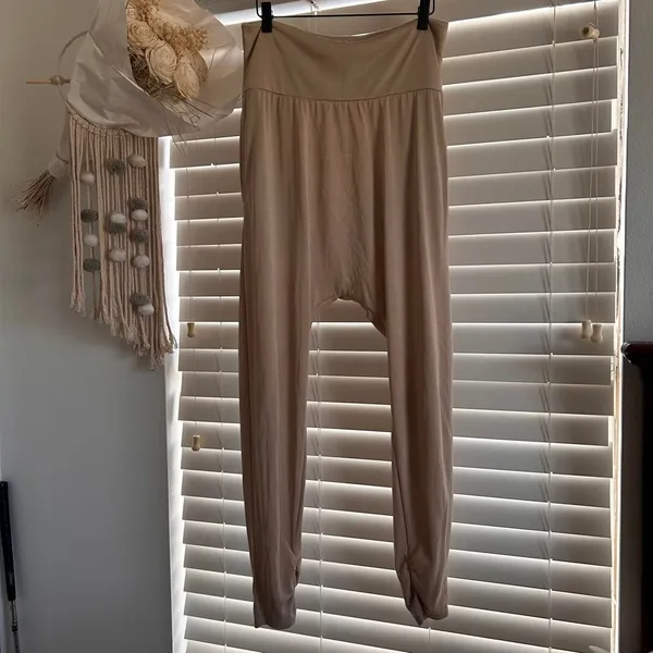 Free People Echo beige harem jogger lounge pants oversized drop crotch size M - Image 2