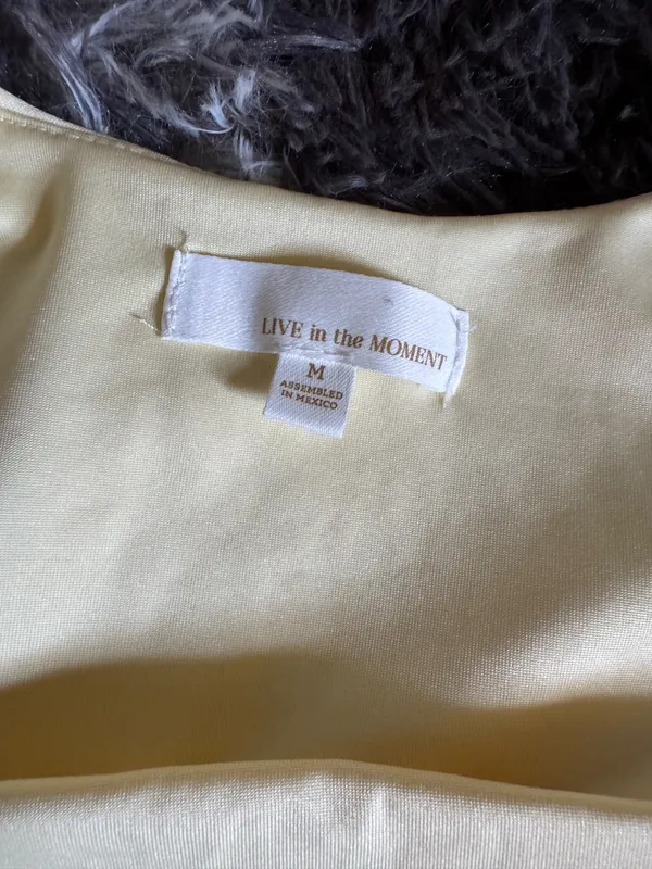 Live in the moment banana yellow square neck medium top - Image 4