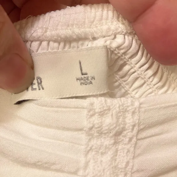 Hollister Long-Sleeve Ruched Bodice Top in White Size Large EUC - Image 4