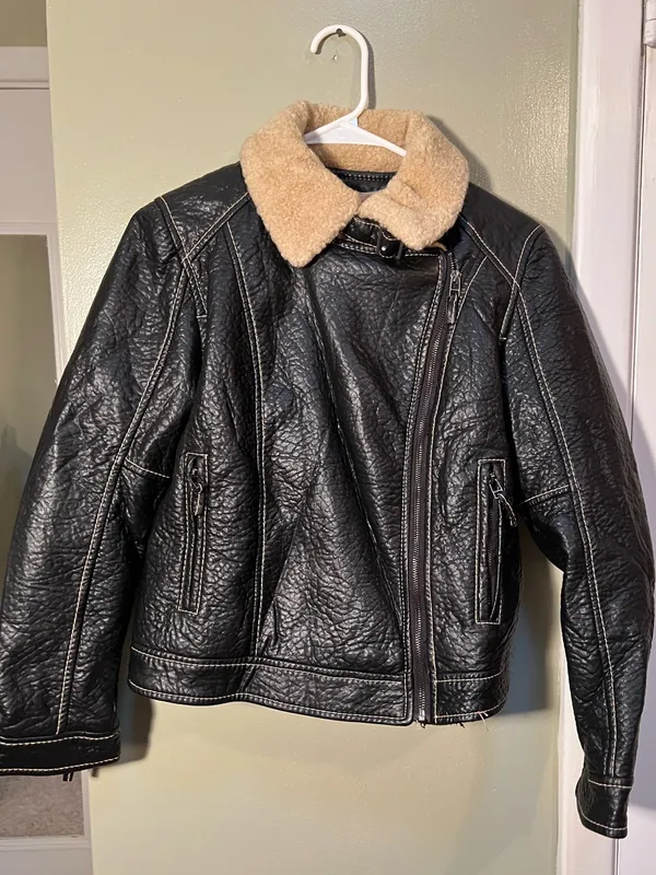 Studio M Women’s Size XS Faux Leather Jacket Black Sherpa Textured Wool Trim - Image 2