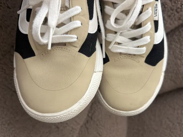 the Vans UltraRange EXO sneakers in a beige and black colorway unisex 7.5 W - Image 13