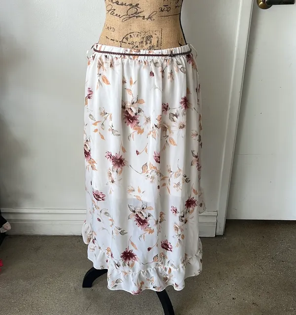 Boutique Floral Hi-Lo Skirt - Image 2