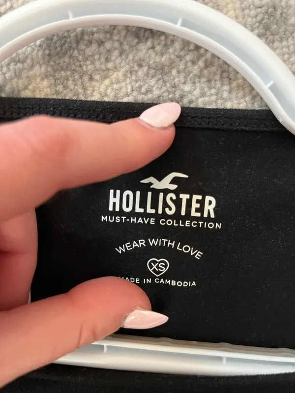 Hollister Top Long Black Sleeve - Image 2