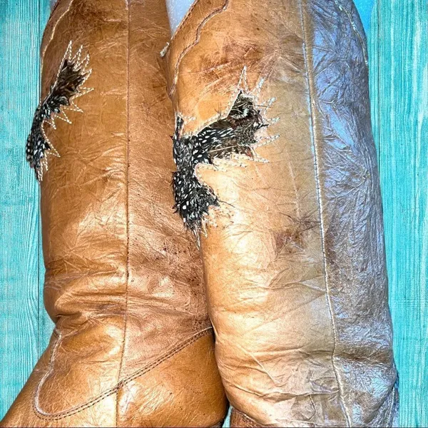 Sam Edelman camel colored cowgirl boots! Cute feather design! - Image 10