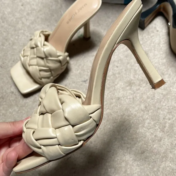 Marc Fisher cute beige heels size 6.5 - Image 2