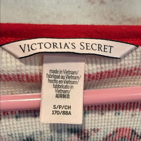 Victoria's Secret Red and Black Patterned Long Sleeve Top thermal scoop neck - Image 2