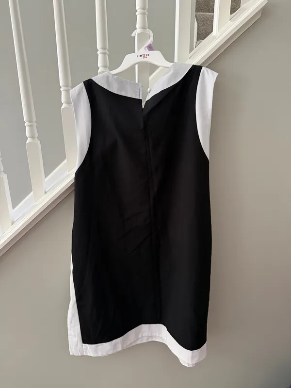 black and white sleeveless dress - Image 2