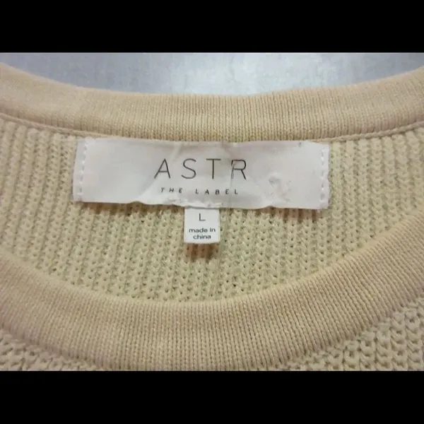 ASTR the label sleeveless sweater cream sz large - Image 4