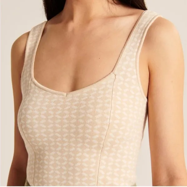 Abercrombie Jacquard Elevated Knit Soft V-Neck Tank NWT - Image 2