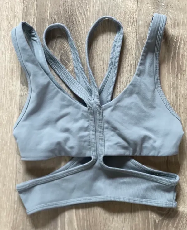 Alo Yoga Bra Sports - Image 3
