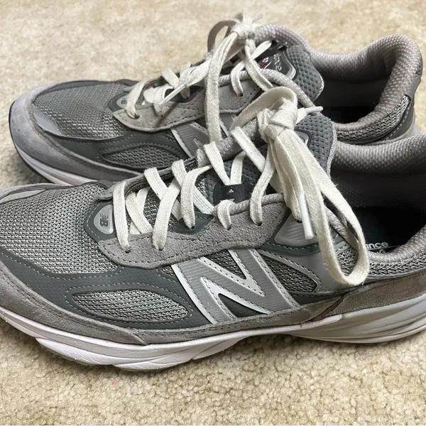 New balance 990 v6 women’s size 10 grey, running shoe. - Image 2