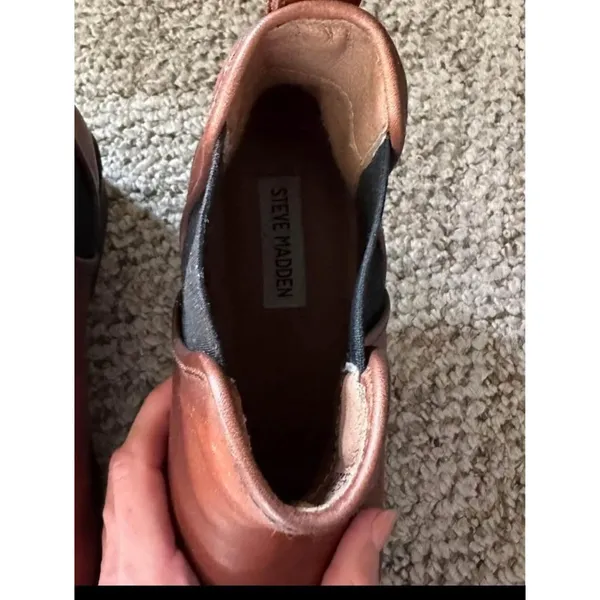 STEVE MADDEN DARE’S COGNAC Chelsea LEATHER BOOTS 9 - Image 3