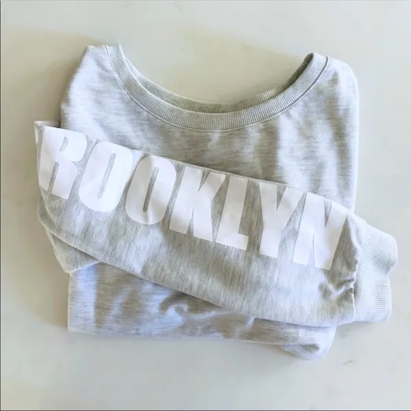 BROOKLYN Graphic Letter Cropped Long Sleeve Grey Sweatshirt, Lightweight sz. S - Image 6