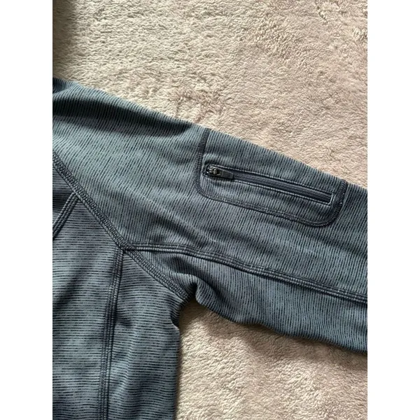 Athleta Women's Gray Full Zip Hooded Sweatshirt‎ Size Small - Image 6